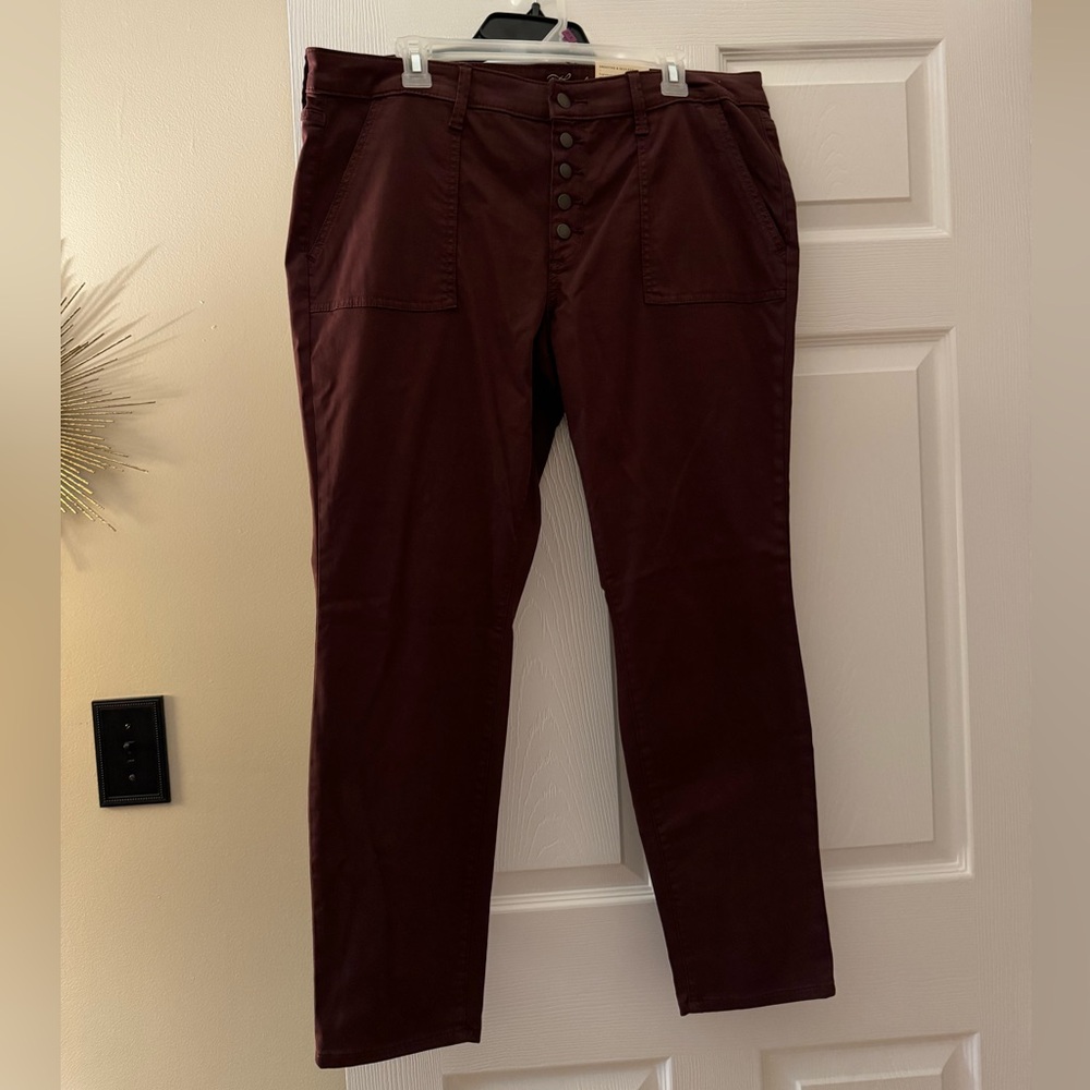 💗 Burgundy Khaki Pants